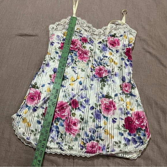 Vintage Undercover Striped Floral Nightgown Size Small Lace Cami adjustable - Picture 4 of 7